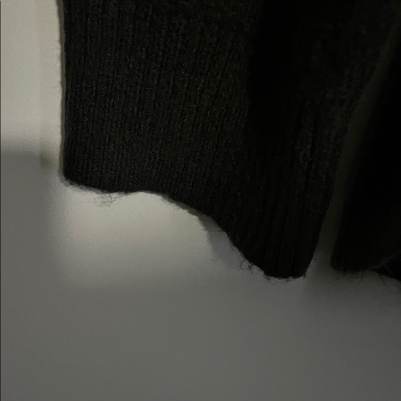 Cable & Gauge Black Turtleneck Sweater - Picture 3 of 7